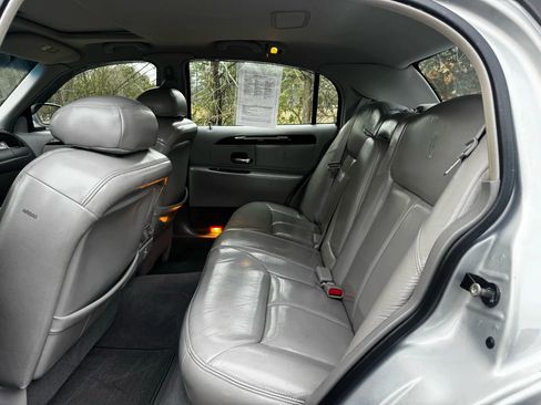 Used 2000 Lincoln Town Car Cartier image 14