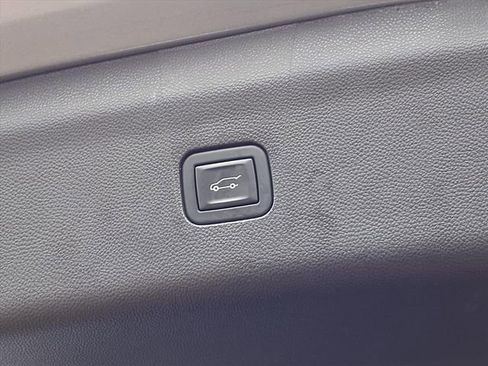 Used 2023 Buick Enclave Essence w/ Experience Buick Package image 24