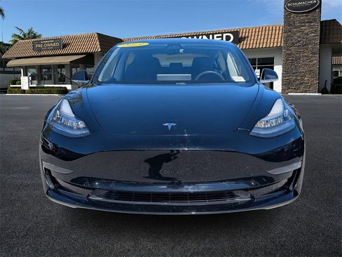 Used 2019 Tesla Model 3 Standard Range Plus image 2