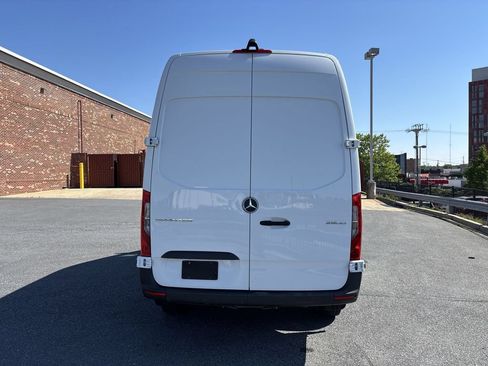 Used 2025 Mercedes-Benz Sprinter 2500 image 23