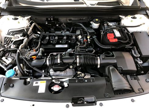 Used 2018 Honda Accord Sport image 26