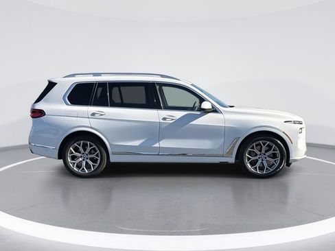 Used 2023 BMW X7 xDrive40i image 3