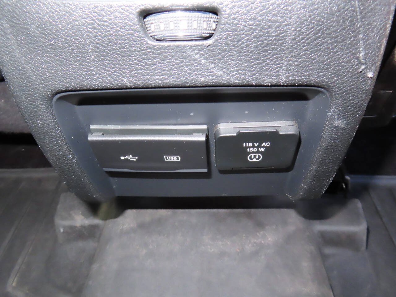 Used 2019 Jeep Cherokee Limited AWD/4WD image 14