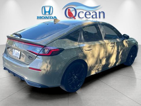 Used 2025 Honda Civic Sport image 3