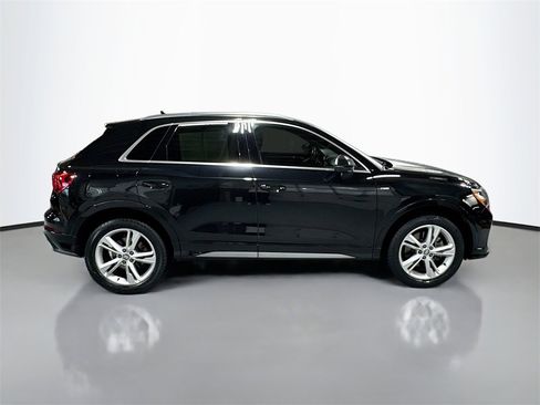 Used 2020 Audi Q3 2.0T Premium w/ Convenience Package image 5