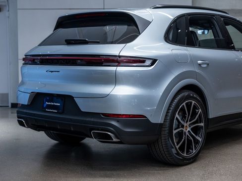 New 2026 Porsche Cayenne image 24