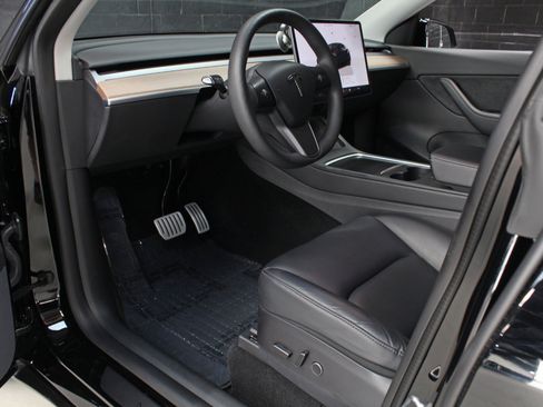 Used 2022 Tesla Model Y Performance AWD/4WD image 28