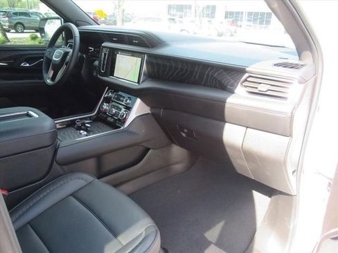 Used 2024 GMC Yukon Denali AWD/4WD image 11