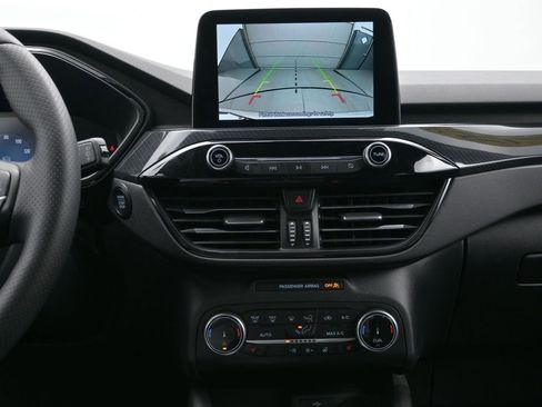 Used 2024 Ford Escape ST-Line w/ Cold Weather Package image 19