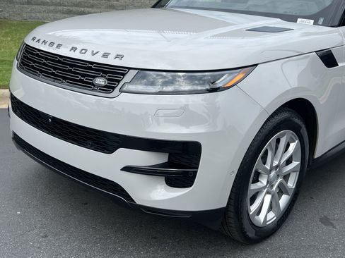 Used 2024 Land Rover Range Rover Sport SE AWD/4WD image 11