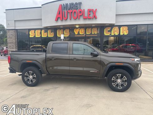 Used 2024 GMC Canyon AT4 AWD/4WD image 1