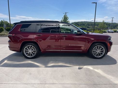 Used 2025 Jeep Grand Cherokee L Summit w/ Advanced Protech Group IV AWD/4WD image 23