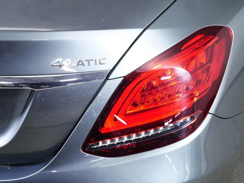 Used 2019 Mercedes-Benz C 300 4MATIC Sedan image 17