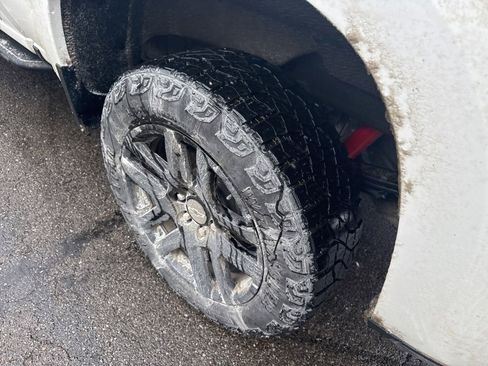 Used 2021 Chevrolet Silverado 1500 LT Trail Boss w/ Convenience Package II image 8