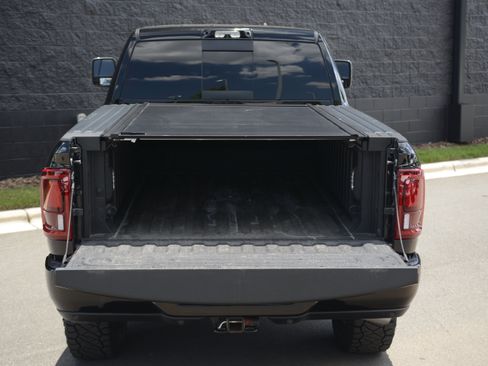 Used 2025 RAM 2500 Limited AWD/4WD image 38