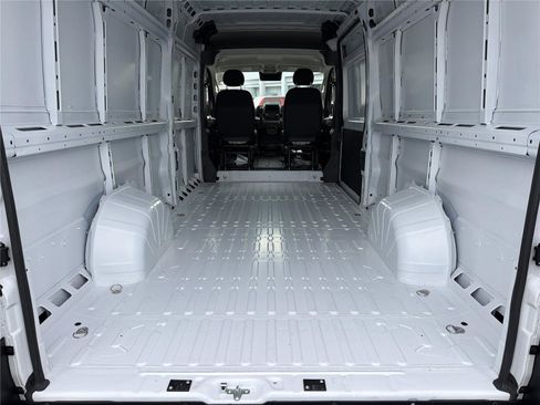 Used 2024 RAM ProMaster 3500 w/ Convenience Group image 17