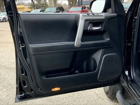 Used 2021 Toyota 4Runner SR5 image 21