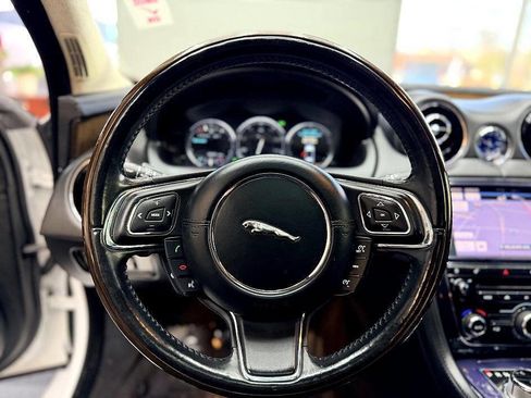 Used 2012 Jaguar XJ L Supercharged RWD image 5