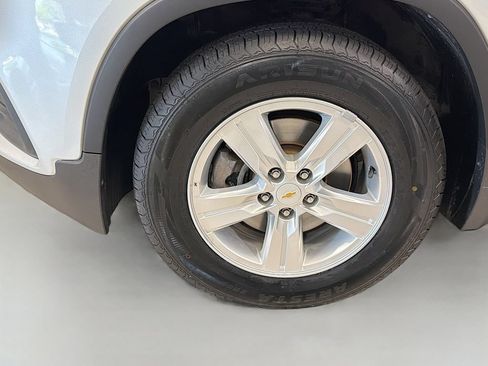 Used 2019 Chevrolet Trax LT w/ LT Convenience Package FWD image 27