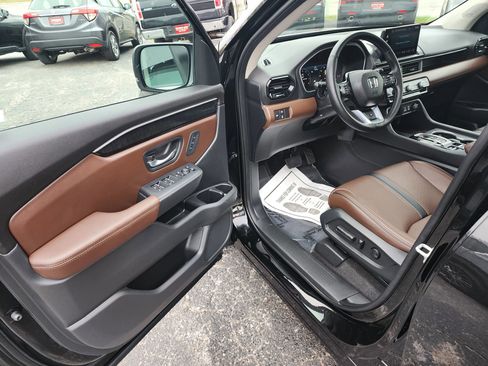 Used 2023 Honda Pilot Elite image 18