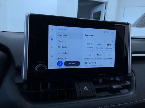 Certified 2025 Toyota RAV4 LE AWD/4WD image 28