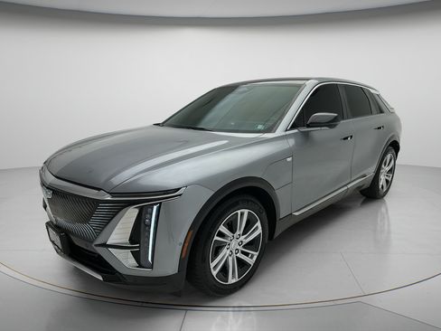 Used 2024 Cadillac Lyriq Tech w/ Driver Assist Package AWD/4WD image 3