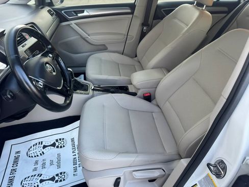 Used 2015 Volkswagen Golf TDI S image 10