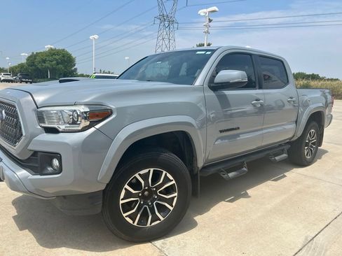 Used 2019 Toyota Tacoma TRD Sport RWD image 1