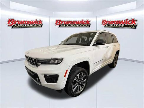 Certified 2023 Jeep Grand Cherokee Overland w/ Luxury Tech Group IV image 5