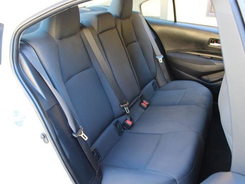 Used 2021 Toyota Corolla LE image 13