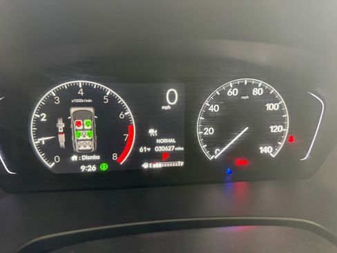 Used 2025 Honda Pilot Touring image 3