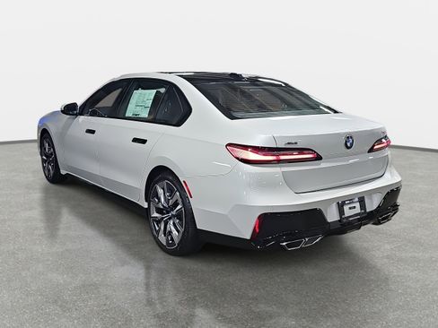 New 2025 BMW 760i xDrive image 7