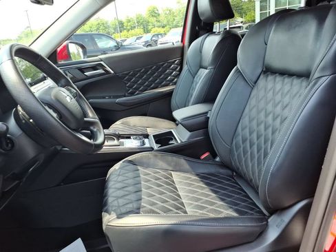 Used 2024 Mitsubishi Outlander SEL AWD/4WD image 13