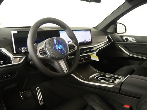 Used 2026 BMW X5 xDrive40i w/ M Sport Package image 12