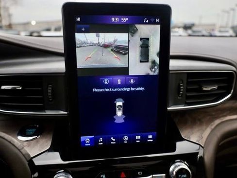 Used 2022 Ford Explorer Platinum w/ Equipment Group 601A image 5