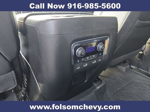 Used 2023 Chevrolet Suburban Premier w/ Advanced Technology Package AWD/4WD image 24