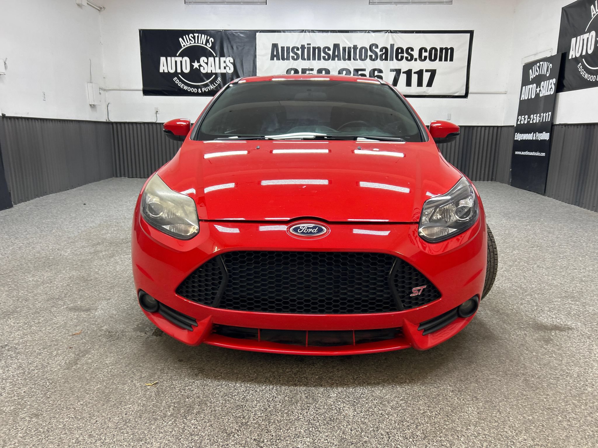 Used 2013 Ford Focus ST FWD image 2