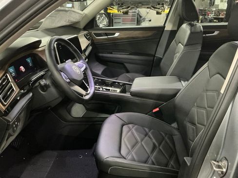 New 2026 Volkswagen Atlas SE image 9