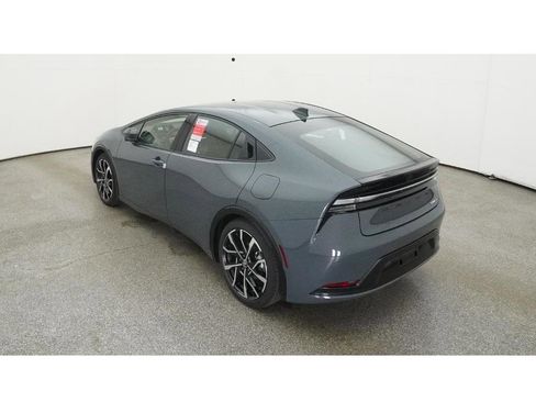 New 2026 Toyota Prius Plug-In Hybrid FWD image 5