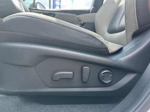 Used 2025 Subaru Forester Limited AWD/4WD image 15
