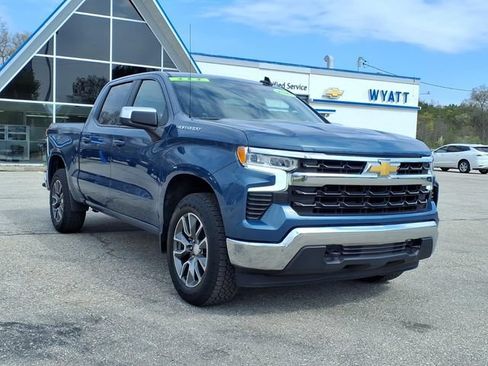 Used 2024 Chevrolet Silverado 1500 LT AWD/4WD image 3