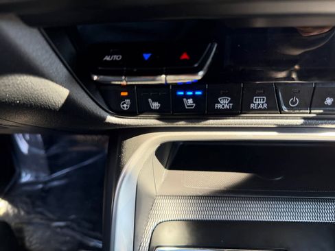 Used 2024 MAZDA CX-90 Plug-In Hybrid w/ Premium Plus image 30