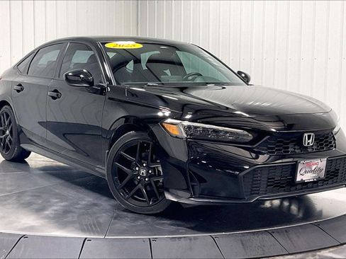 Used 2025 Honda Civic Sport image 3