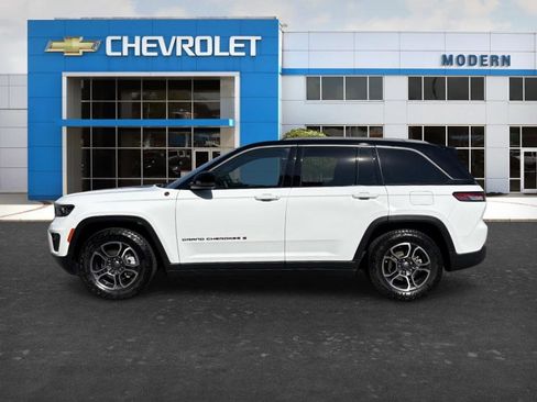 Used 2022 Jeep Grand Cherokee Trailhawk AWD/4WD image 2