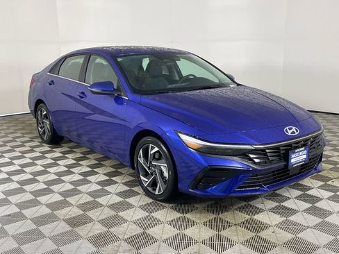 New 2026 Hyundai Elantra Limited FWD image 7