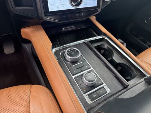 Used 2022 Ford Expedition Max Platinum image 16