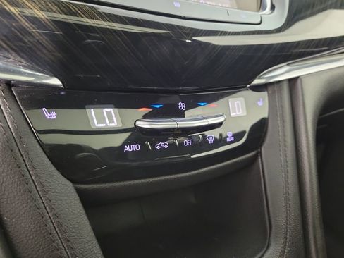 Used 2020 Cadillac XT6 Premium Luxury image 29