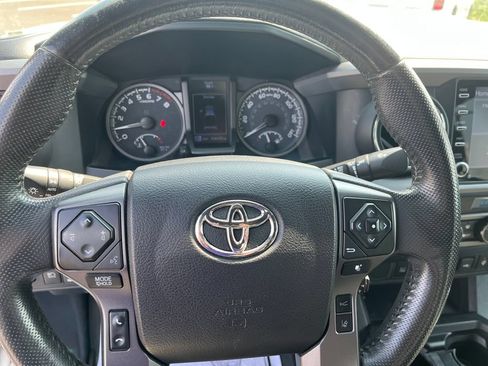 Used 2021 Toyota Tacoma TRD Sport AWD/4WD image 17