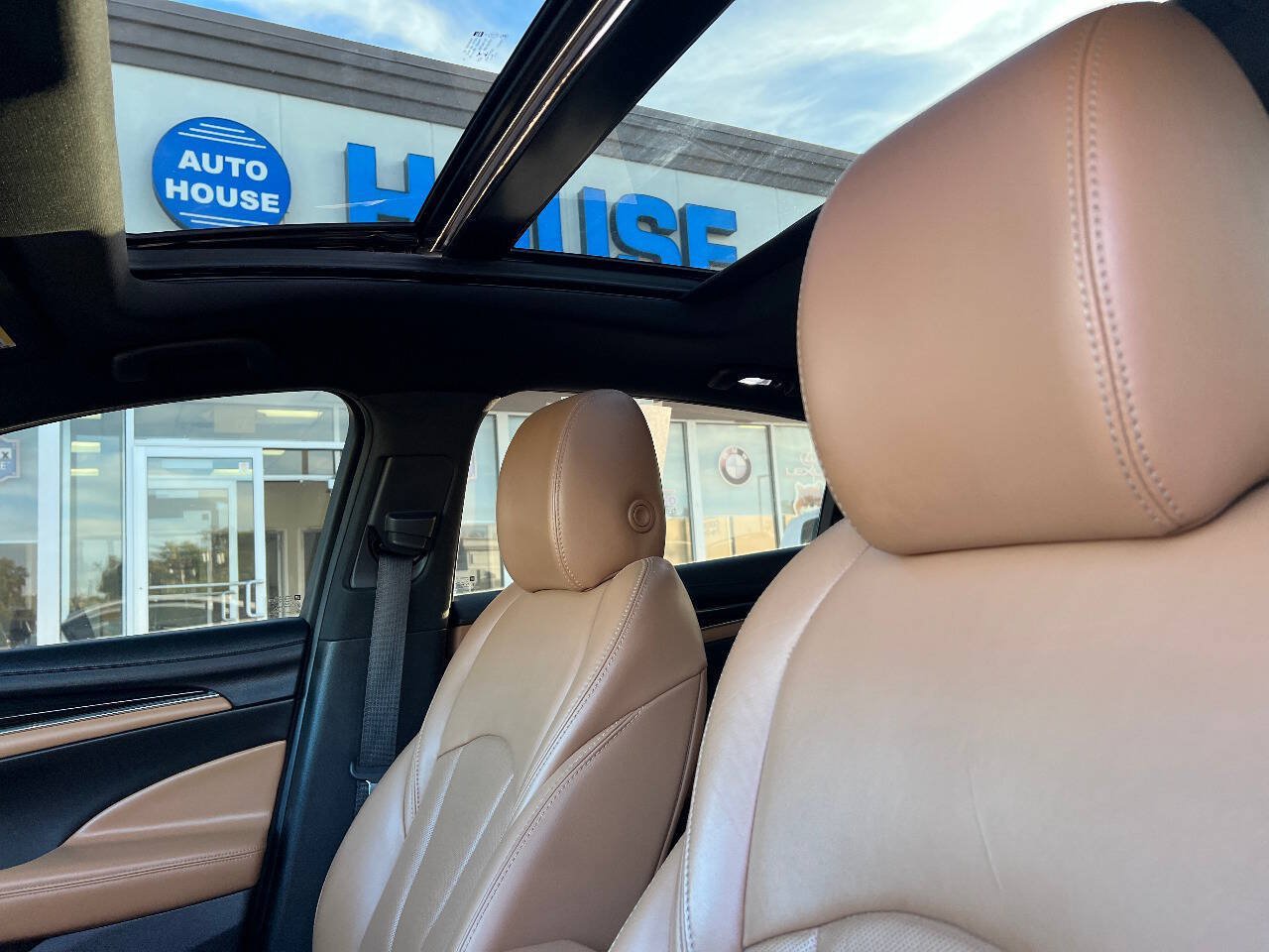 Used 2017 Buick LaCrosse Premium w/ Sun and Shade Package FWD image 17