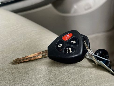 Used 2010 Toyota Corolla LE FWD image 35